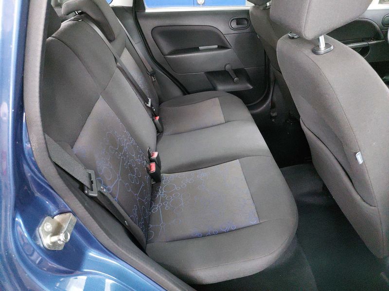 Ford Fiesta 1.3 Fun X — zdjęcie 13
