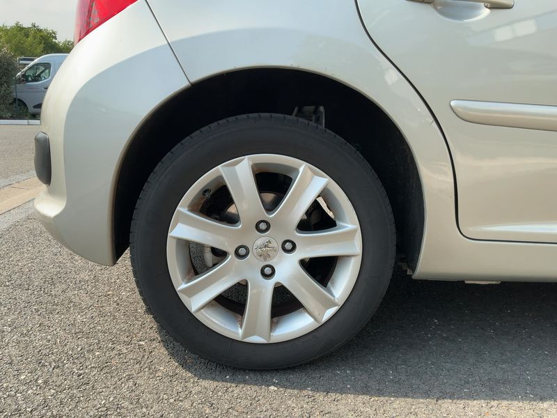 Peugeot 207 1.6 Feline 2008 – снимка 9