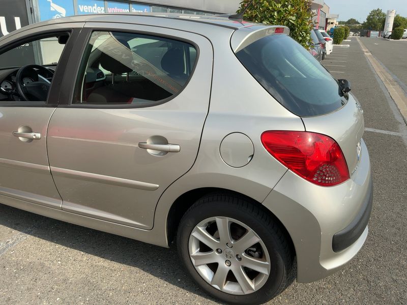 Peugeot 207 1.6 Feline — zdjęcie 3