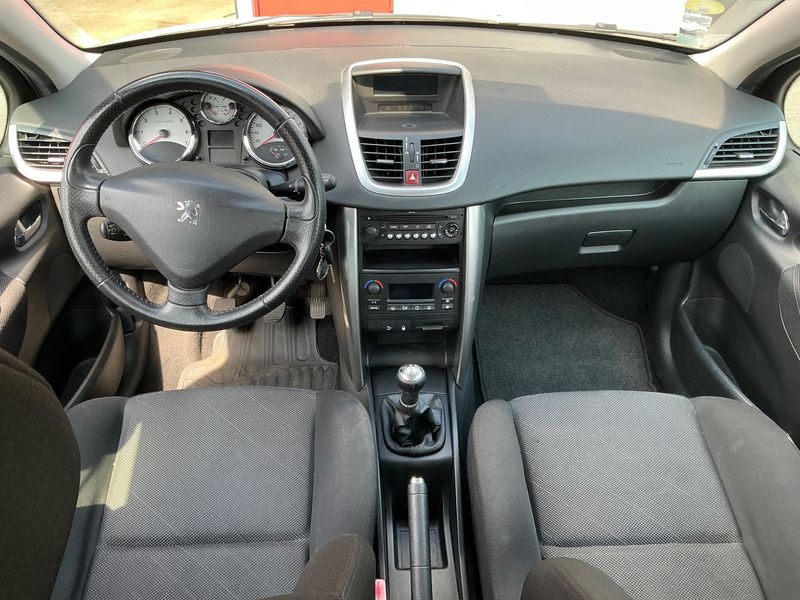 Peugeot 207 1.6 Feline — zdjęcie 12