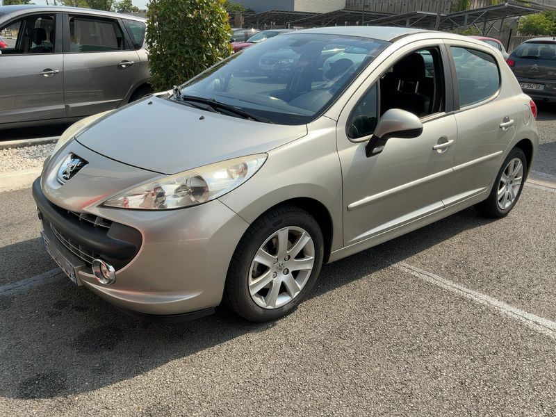 Peugeot 207 1.6 Feline