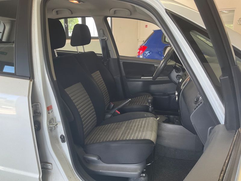 Suzuki SX4 1.6 City — zdjęcie 3