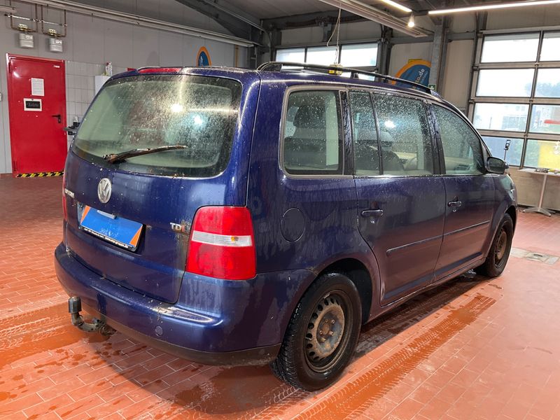 Volkswagen Touran 1.9 TDI Trendline — zdjęcie 2