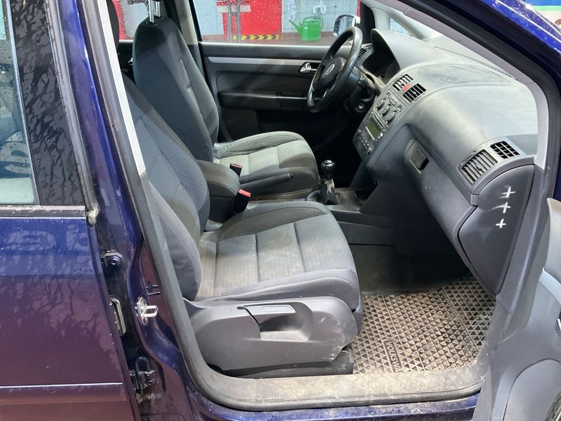 Volkswagen Touran 1.9 TDI Trendline — zdjęcie 3