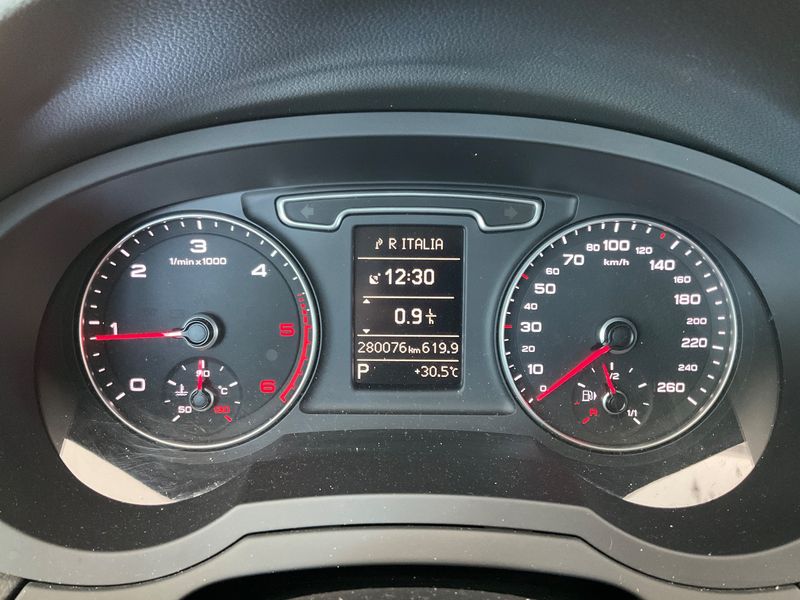 Audi Q3 2.0 TDI quattro 2015 – снимка 18