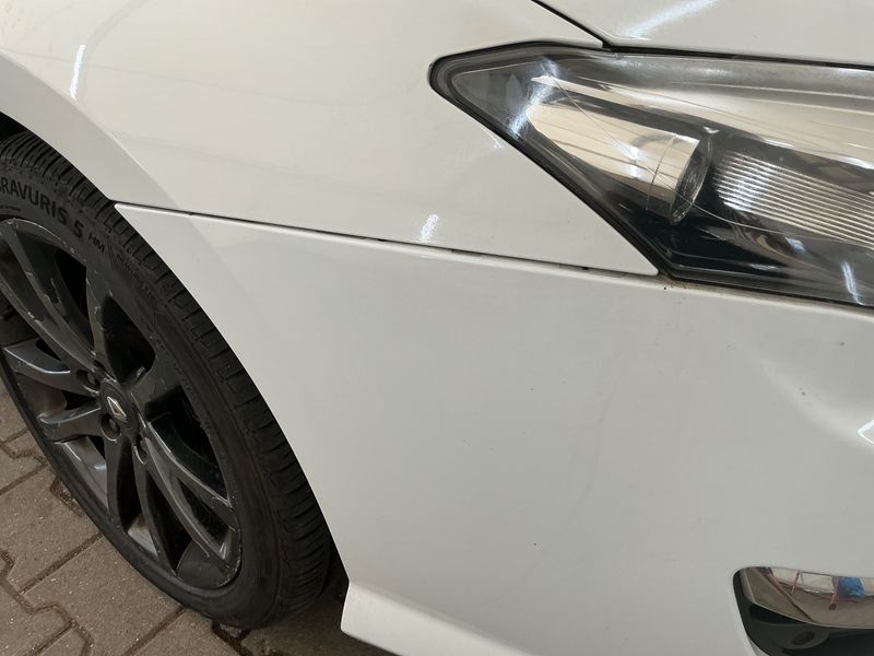 Renault Laguna 2.0 dCi GT 2012 – снимка 36
