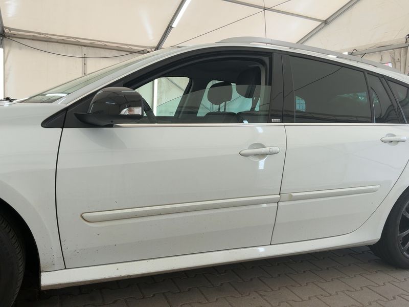 Renault Laguna 2.0 dCi GT 2012 – снимка 4
