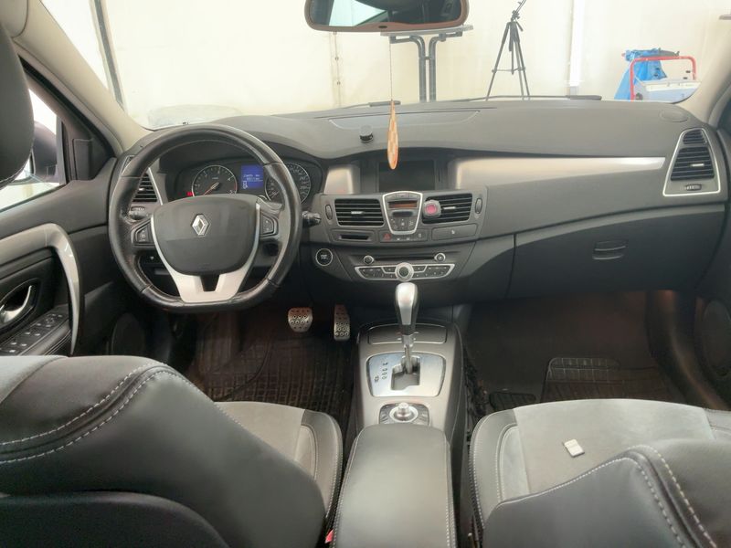Renault Laguna 2.0 dCi GT 2012 – снимка 18
