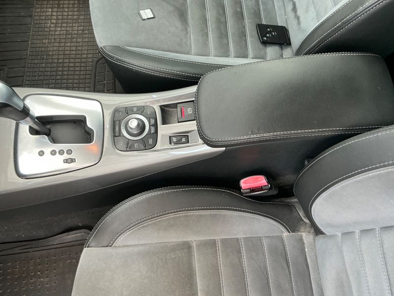 Renault Laguna 2.0 dCi GT 2012 – снимка 27