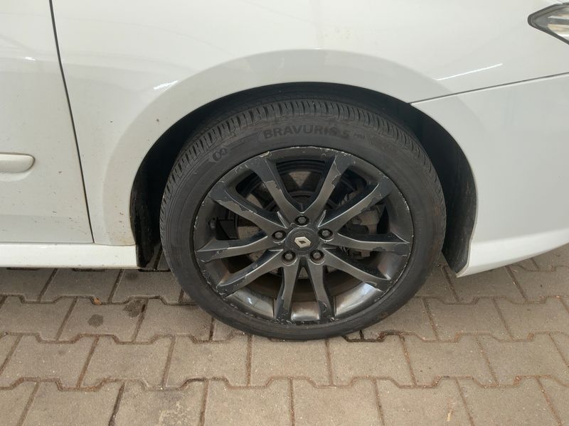 Renault Laguna 2.0 dCi GT 2012 – снимка 11