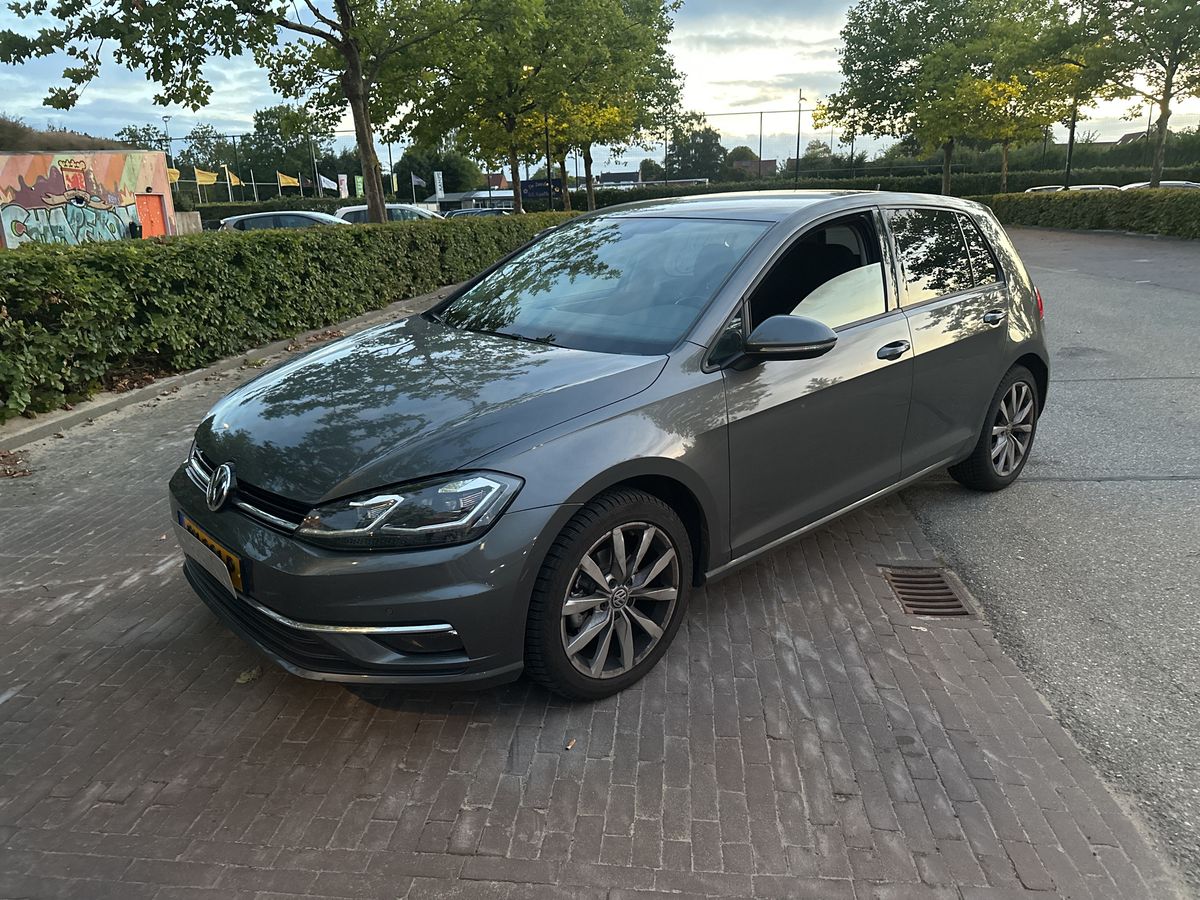 Volkswagen Golf VII 1.0 TSI Comfortline BlueMotion