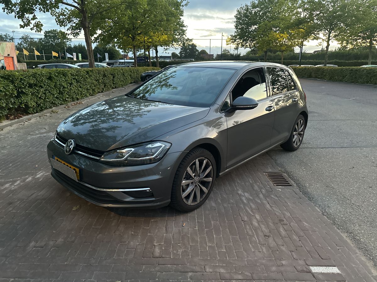 Volkswagen Golf VII 1.0 TSI Comfortline BlueMotion