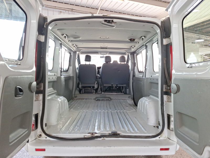 Renault Trafic 2.0 dCi Passenger Expression — zdjęcie 9