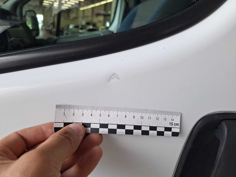 Renault Trafic 2.0 dCi Passenger Expression 2011 – снимка 37