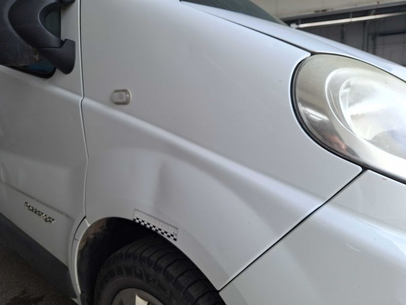 Renault Trafic 2.0 dCi Passenger Expression 2011 – снимка 18