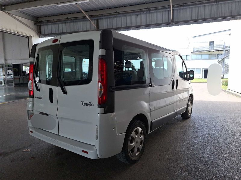 Renault Trafic 2.0 dCi Passenger Expression — zdjęcie 5