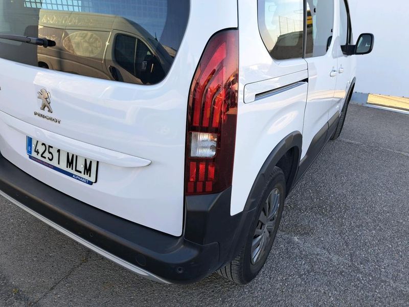 Peugeot Rifter 1.2 PureTech Allure N1 L1 — zdjęcie 15