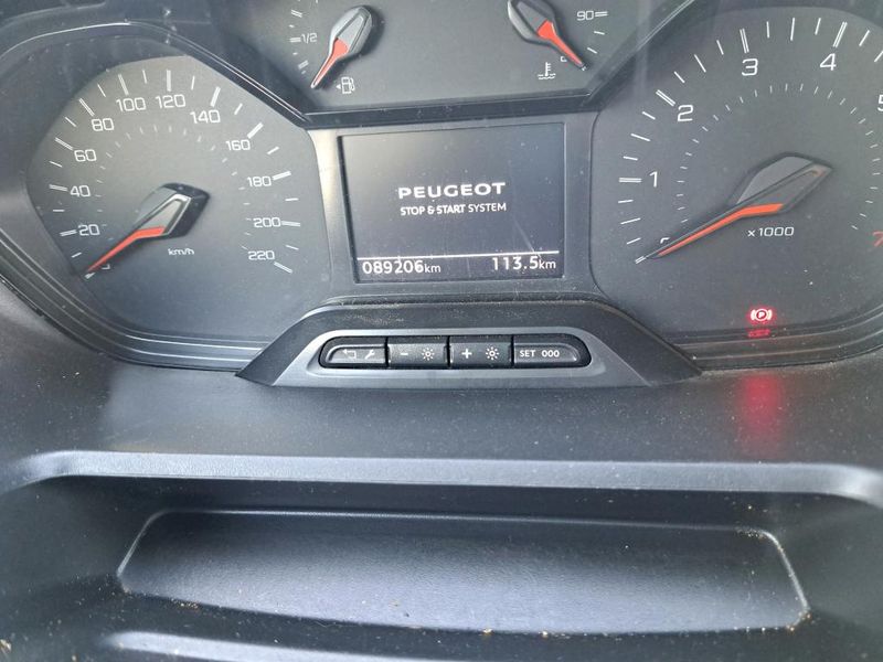 Peugeot Rifter 1.2 PureTech Allure N1 L1 — zdjęcie 9
