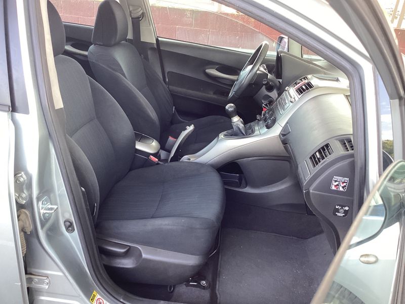 Toyota Auris 1.4 Turbodiesel Luna+ 2009 – снимка 3