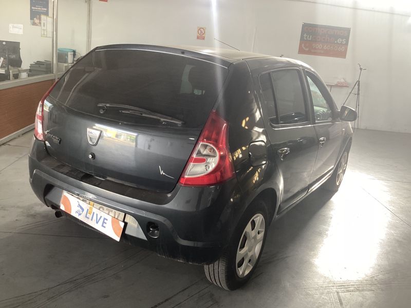 Dacia Sandero 1.2 Laureate — zdjęcie 2