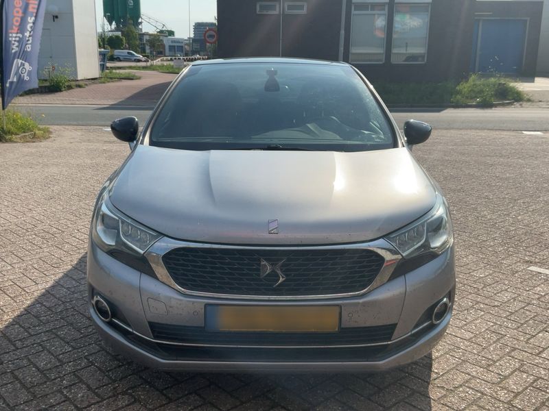 DS Automobiles DS4 1.2 PureTech Performance Line — zdjęcie 9