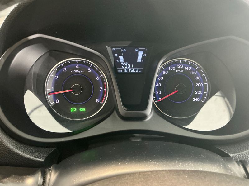 Hyundai ix20 1.4 Classic Blue — zdjęcie 4