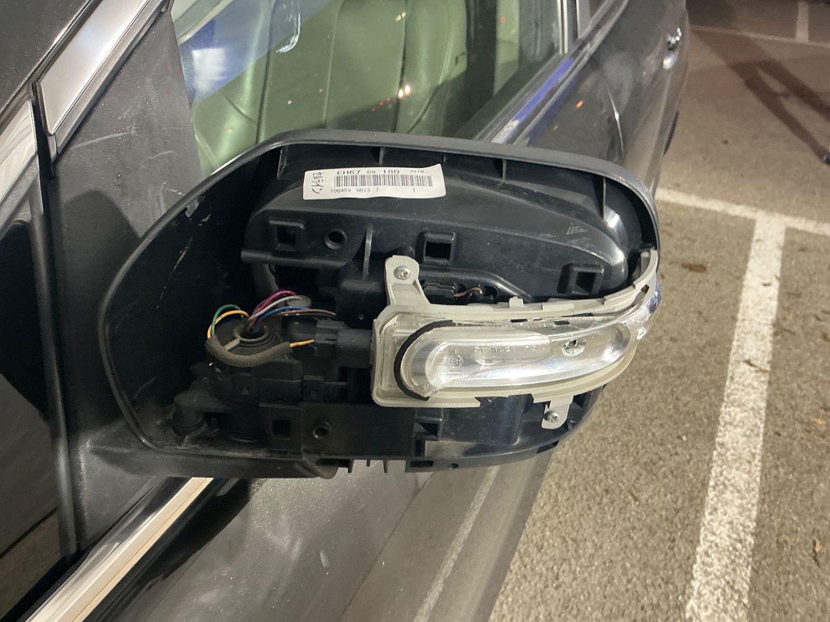 Mazda CX-7 2010 — photo 36