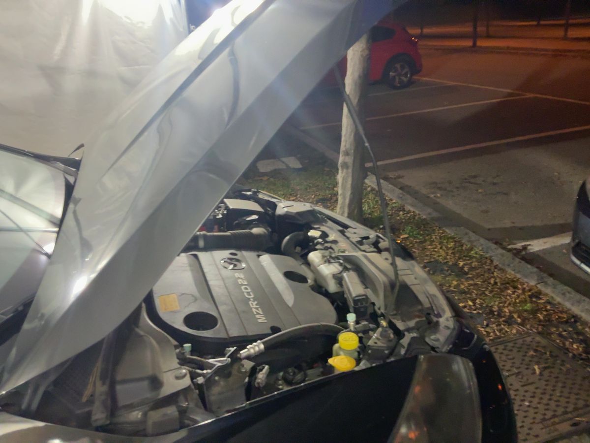 Mazda CX-7 2010 — photo 22