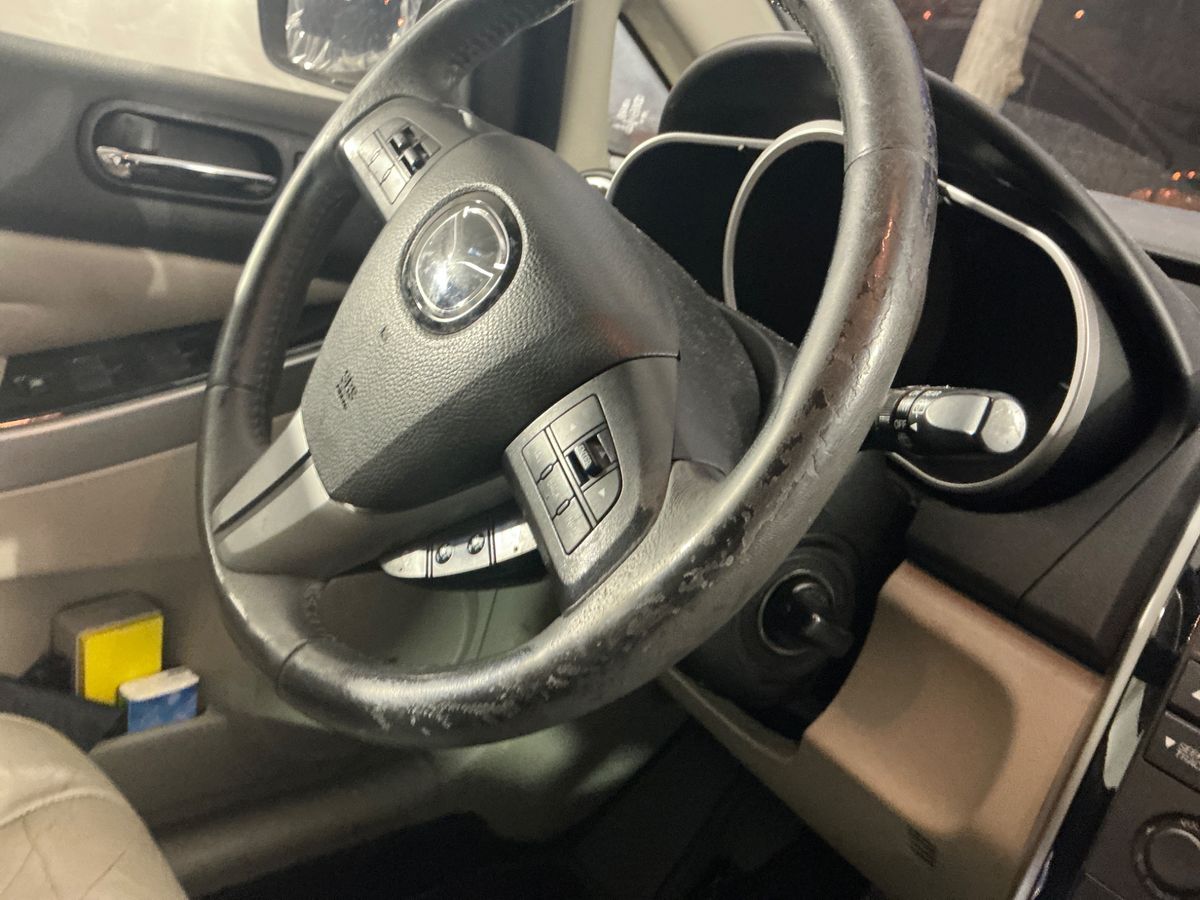 Mazda CX-7 2010 — photo 35