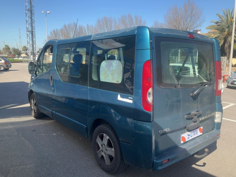 Opel Vivaro 2.5 CDTI Tour Cosmo — zdjęcie 3