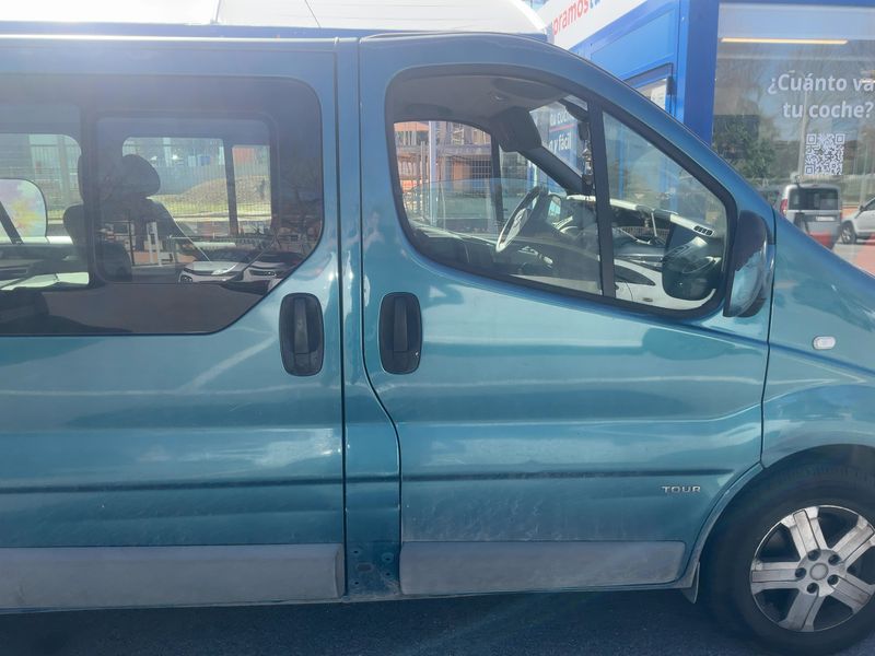 Opel Vivaro 2.5 CDTI Tour Cosmo — zdjęcie 7