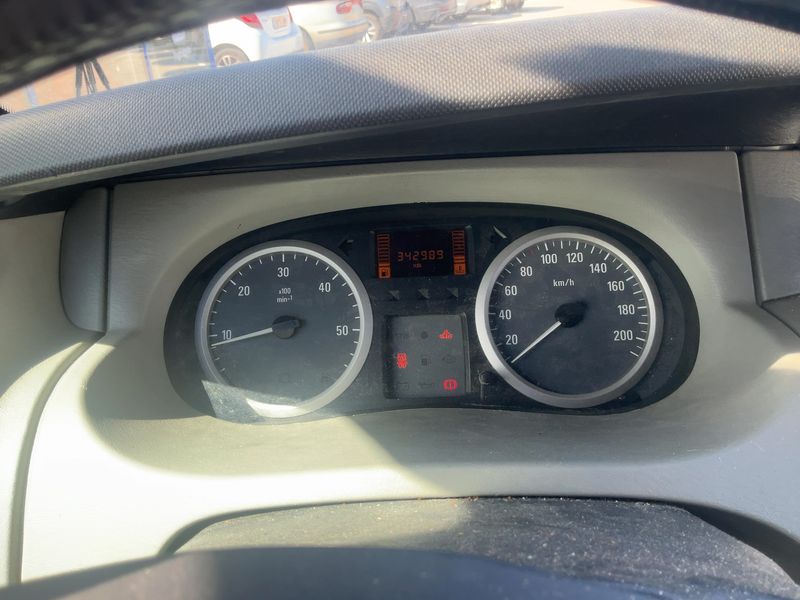 Opel Vivaro 2.5 CDTI Tour Cosmo — zdjęcie 13