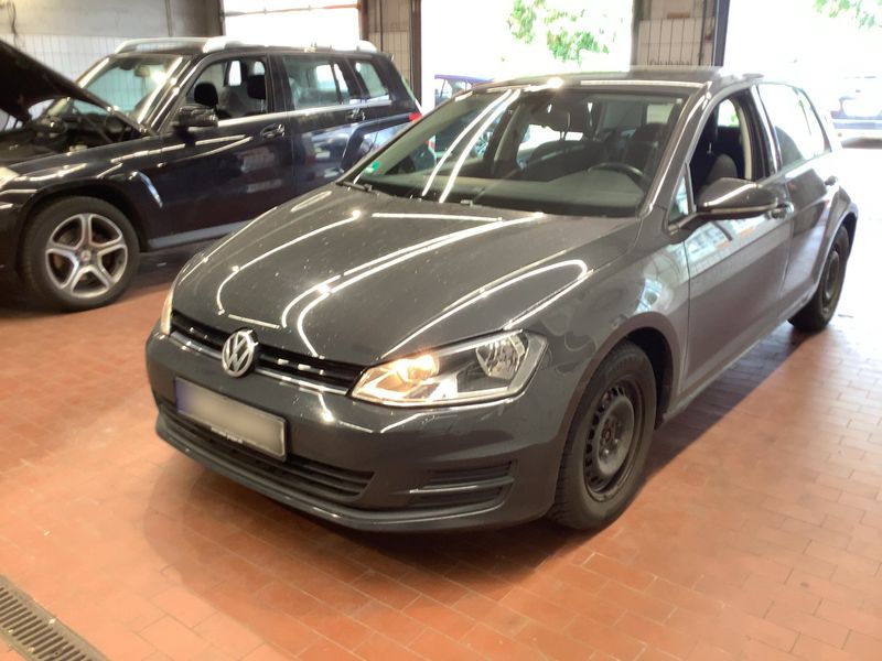 Volkswagen Golf VII 1.2 TSI Comfortline BlueMotion Tech — zdjęcie 1