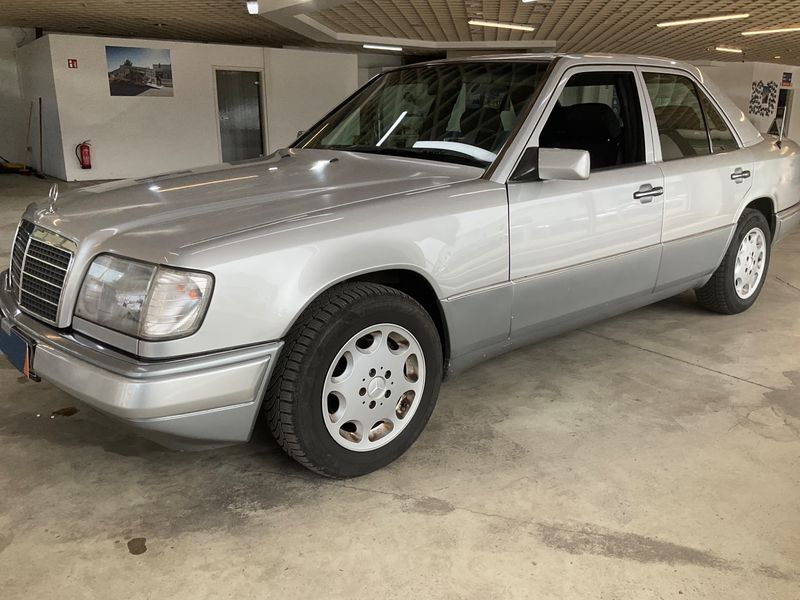 Mercedes-Benz E-Klasse 220 E