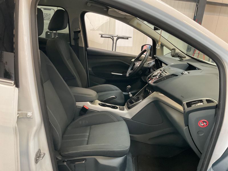 Ford C-Max 2.0 TDCi Titanium 2011 – снимка 3