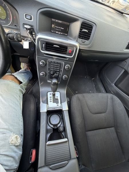 Volvo V60 2.0 D4 Kinetic — zdjęcie 11