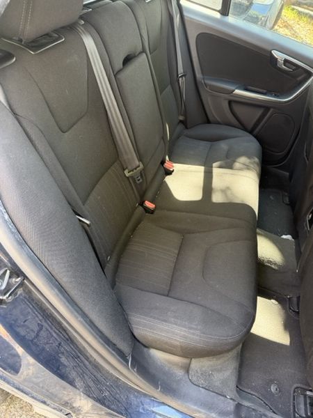 Volvo V60 2.0 D4 Kinetic — zdjęcie 13