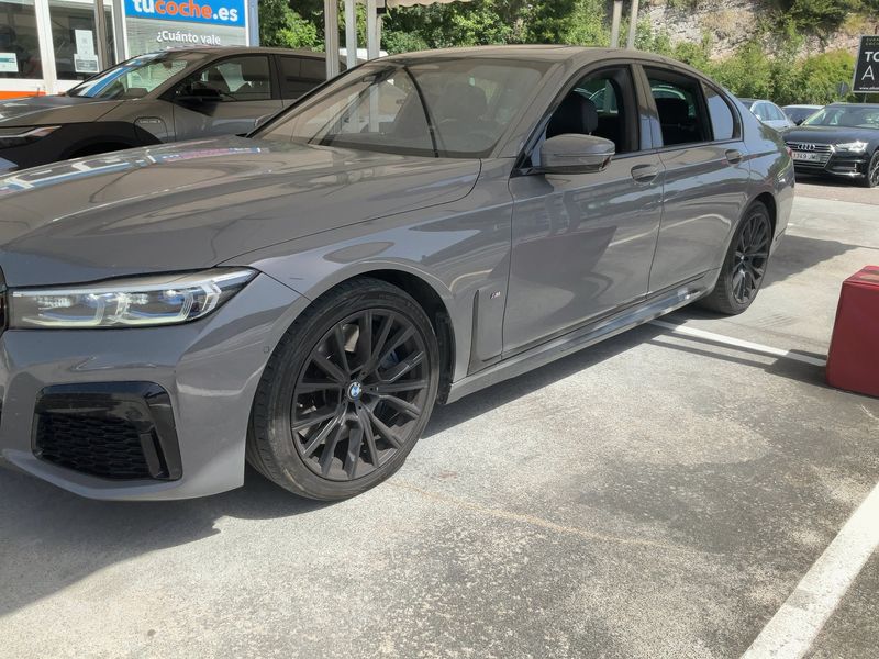 BMW 7er 740d xDrive — zdjęcie 2
