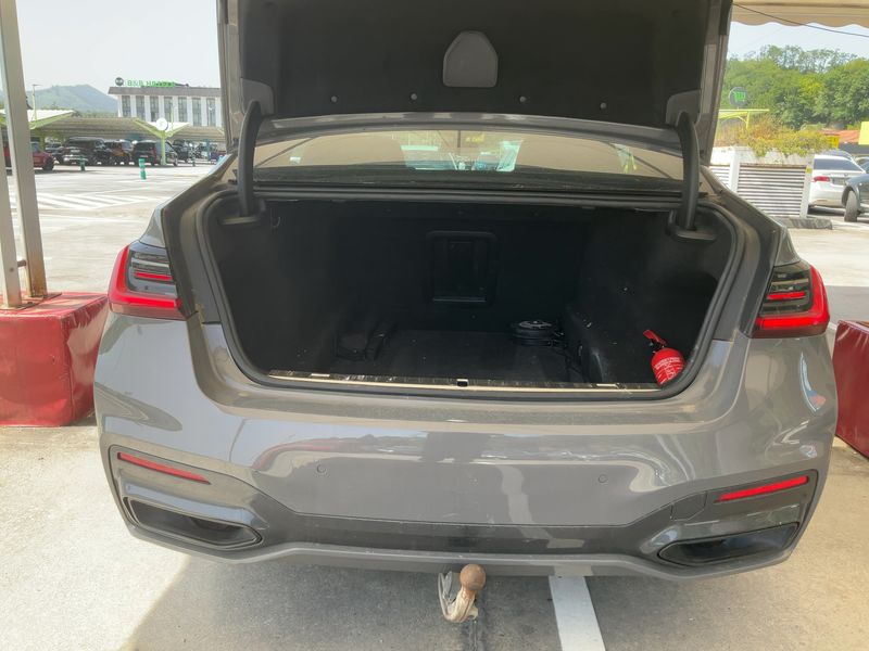 BMW 7er 740d xDrive — zdjęcie 10