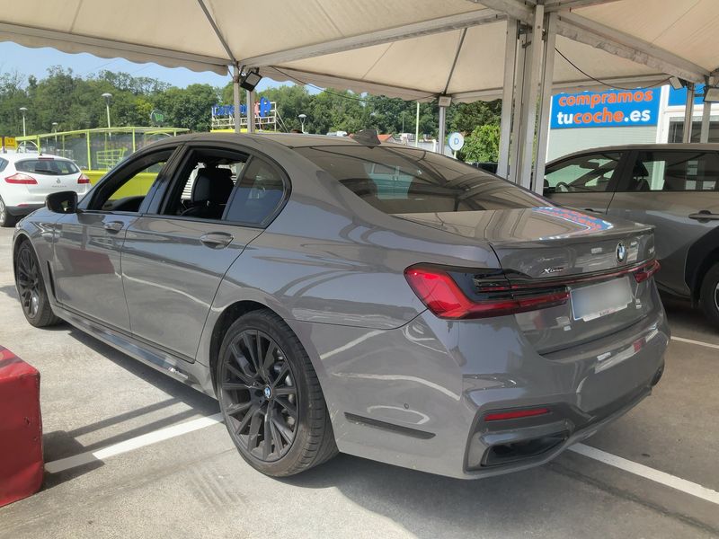 BMW 7er 740d xDrive — zdjęcie 3