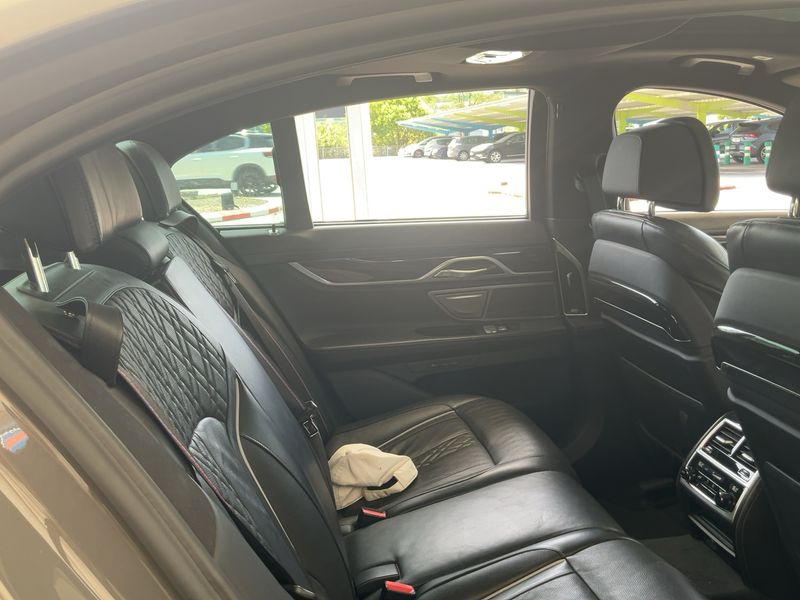 BMW 7er 740d xDrive — zdjęcie 14