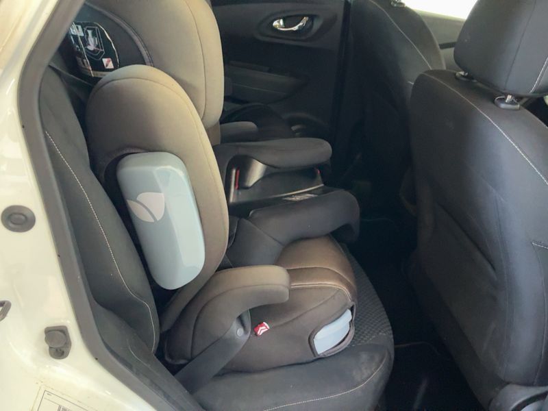Renault Kadjar 1.5 dCi Energy Business Edition — zdjęcie 14