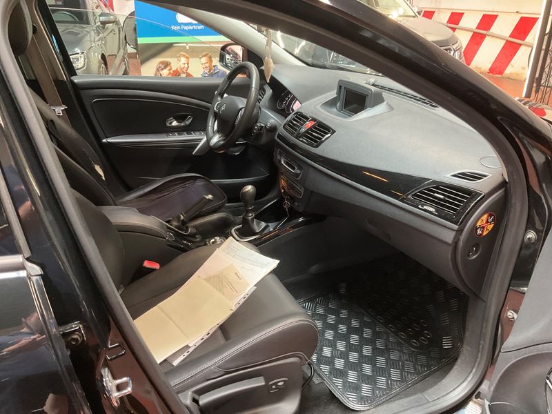 Renault Megane 1.4 TCe BOSE Edition — zdjęcie 3