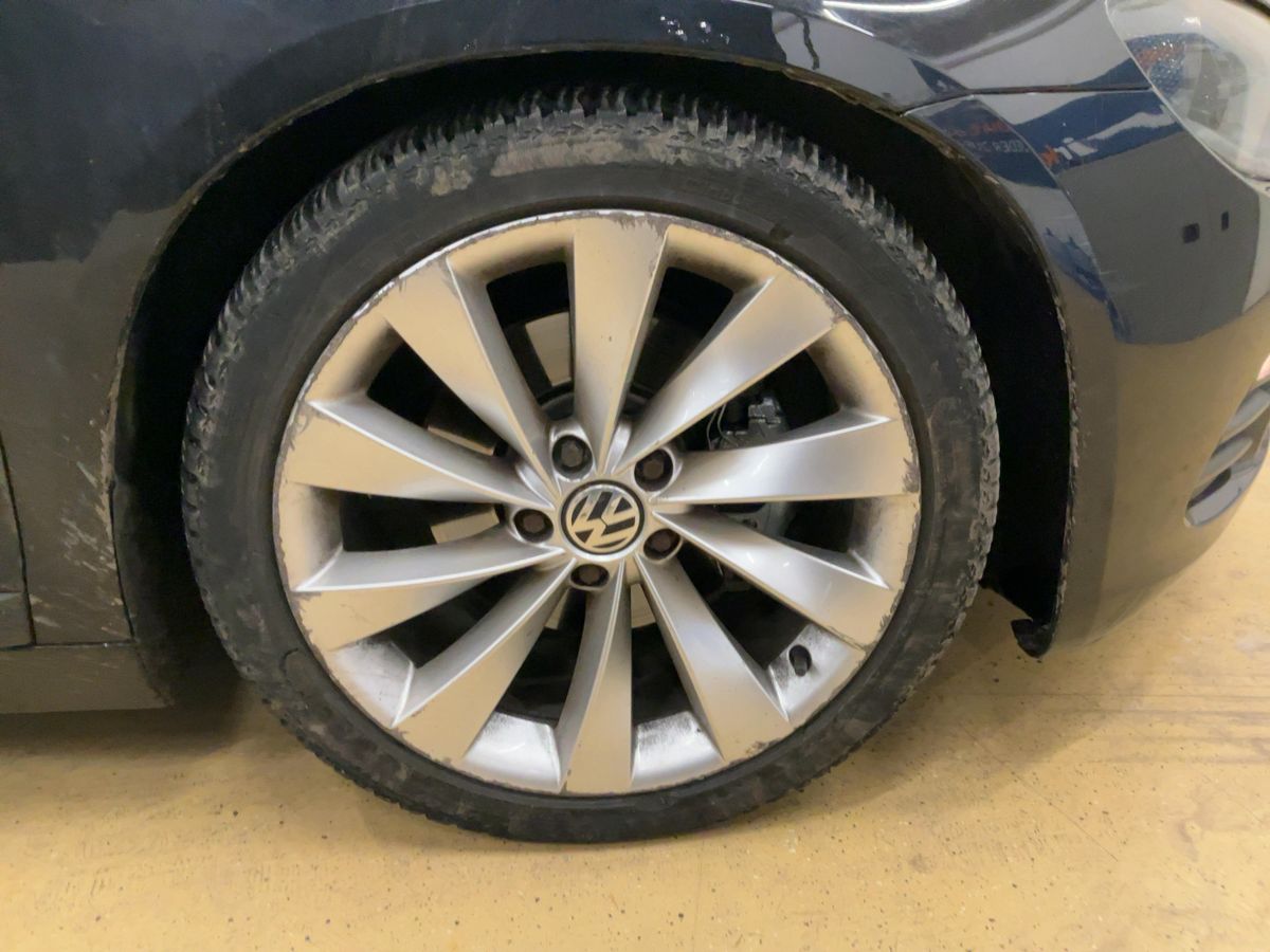Volkswagen Scirocco 2010 — photo 12
