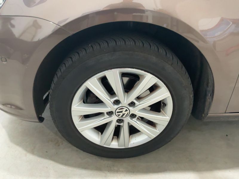 Volkswagen Touran 1.6 TDI Style 2011 – снимка 3