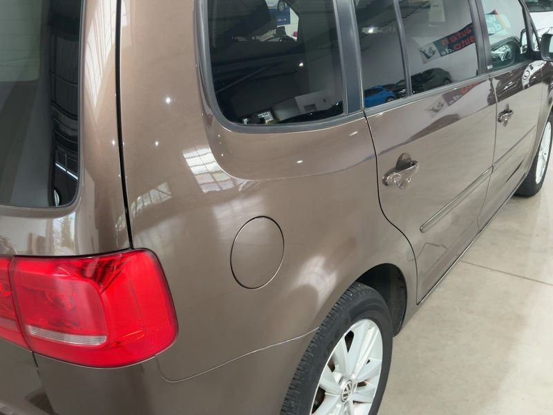 Volkswagen Touran 1.6 TDI Style 2011 – снимка 8