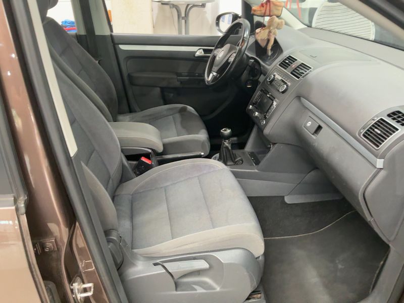 Volkswagen Touran 1.6 TDI Style 2011 – снимка 16