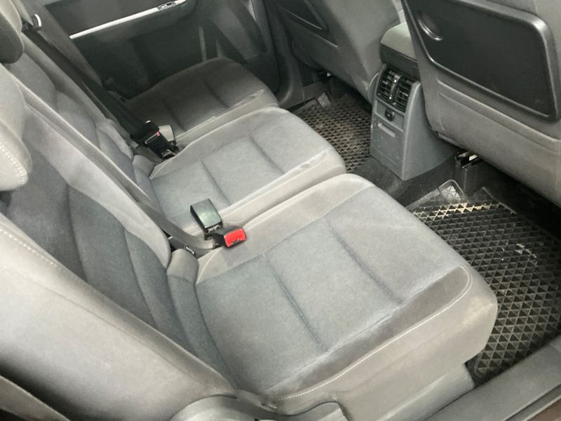 Volkswagen Touran 1.6 TDI Style 2011 – снимка 24
