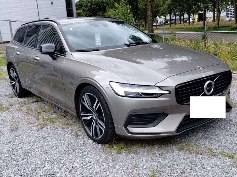 Volvo V60 2.0 B3 Mild-Hybrid Momentum Core — zdjęcie 4