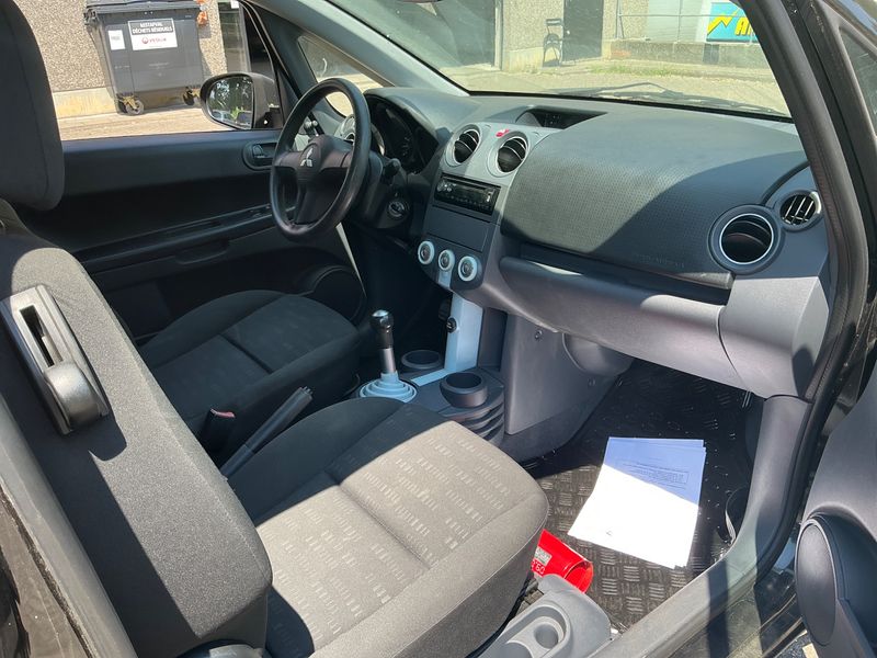 Mitsubishi Colt 1.1 Climachrome — zdjęcie 3